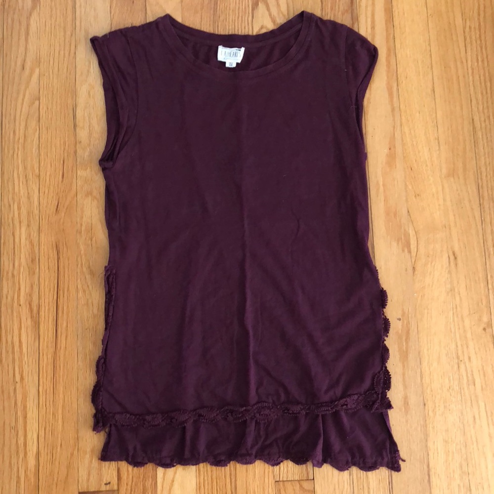 LA hearts stylish burgundy T-shirt